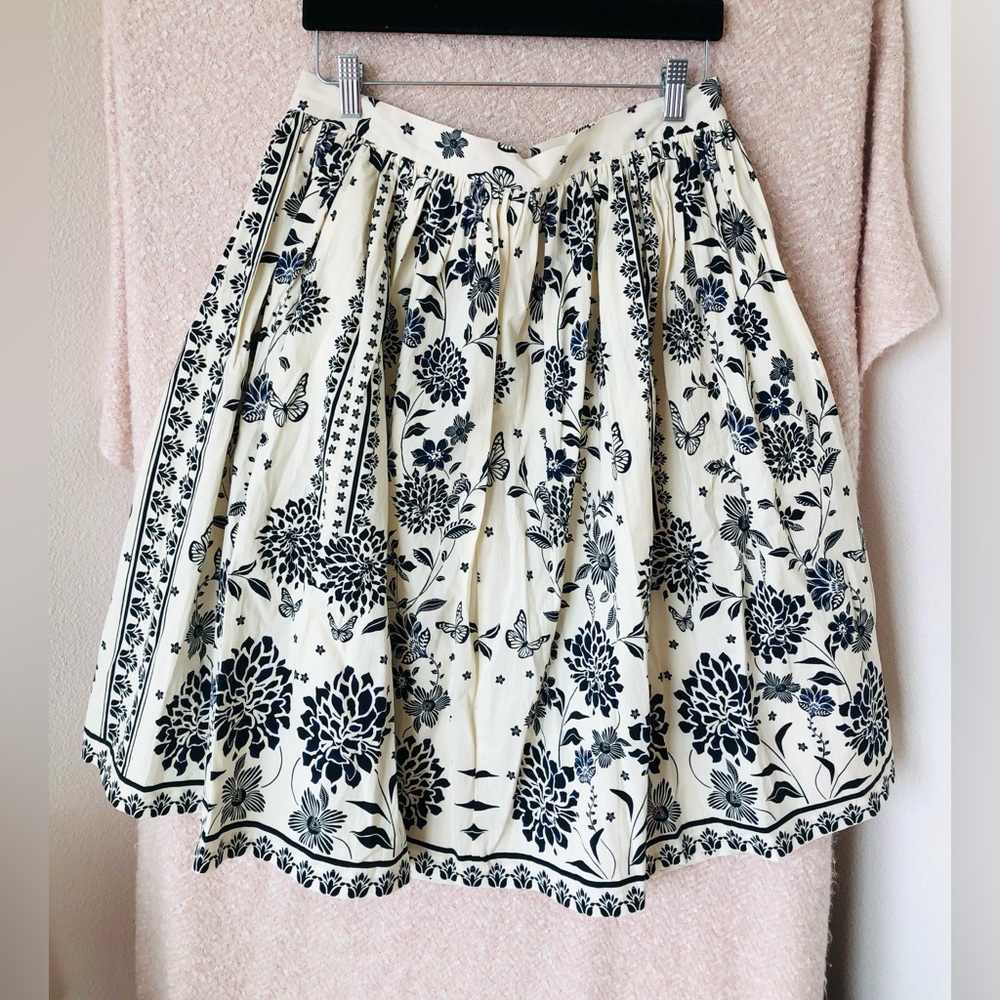 Avec Les Filles White Midi Skirt with Black Floral Print